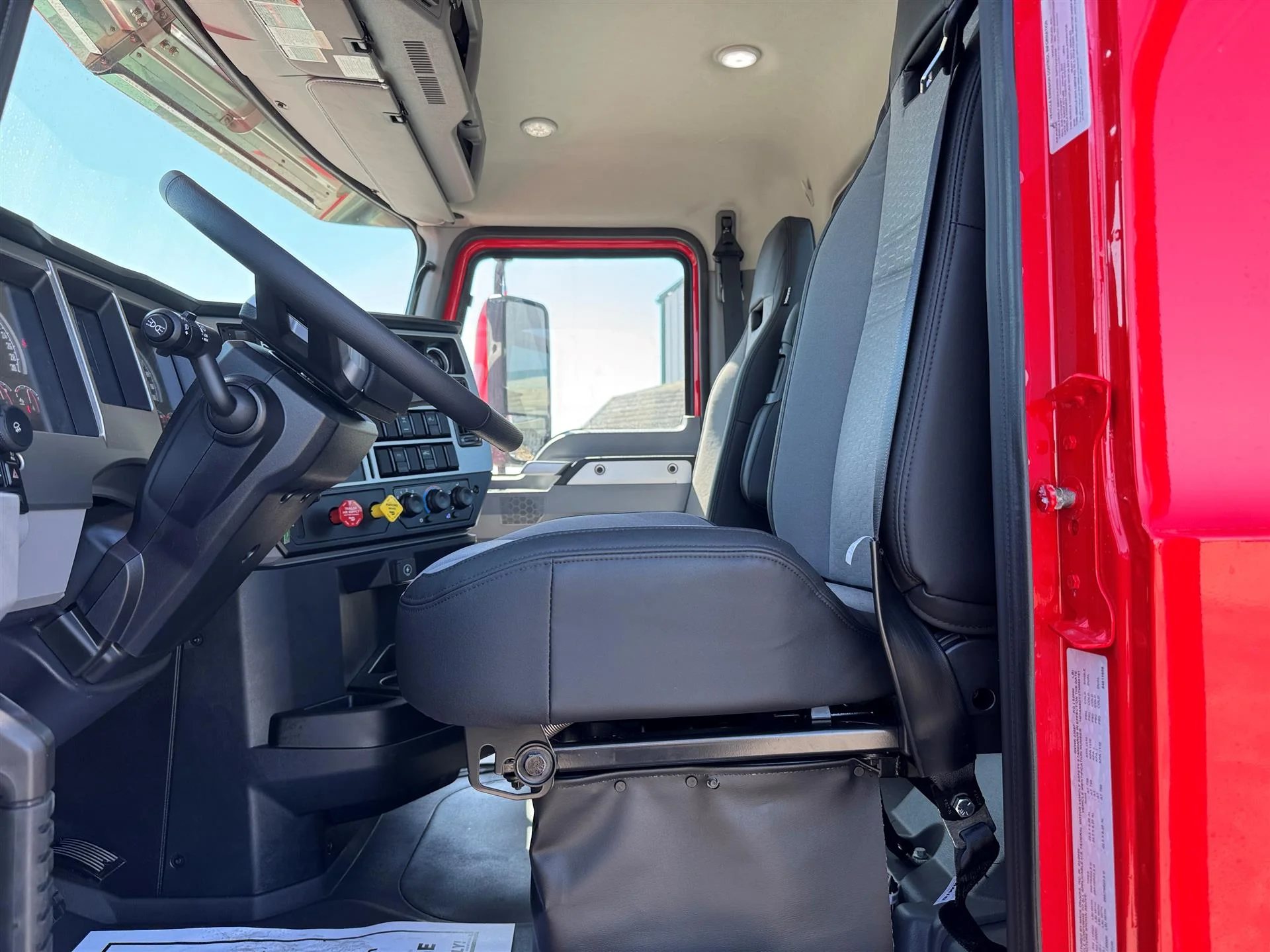 2026 Mack Anthem - image 8