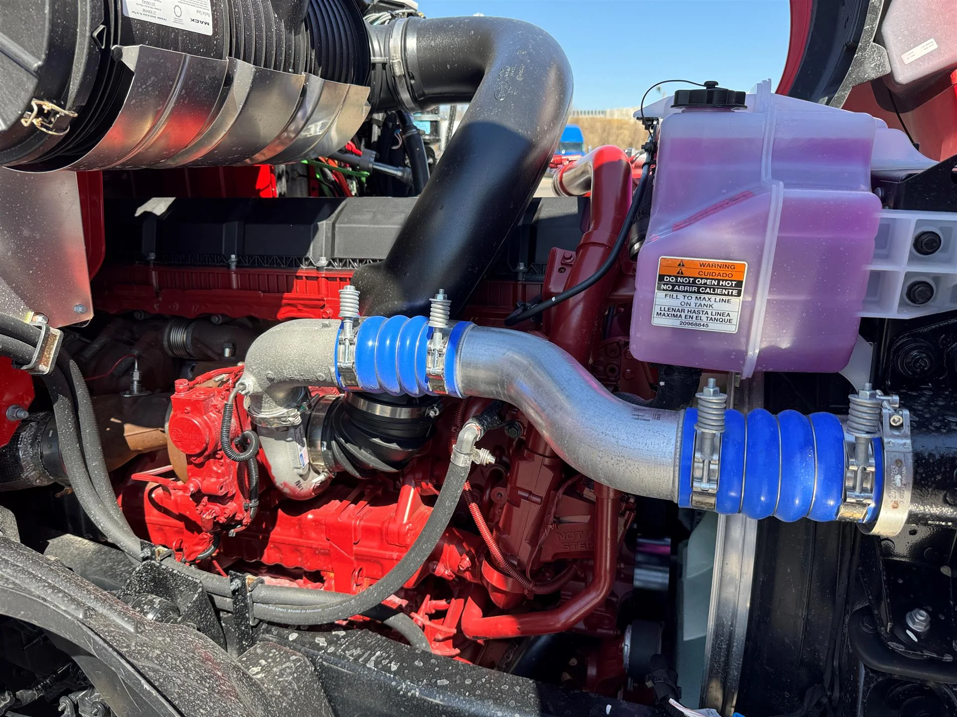 2026 Mack Anthem - image 15