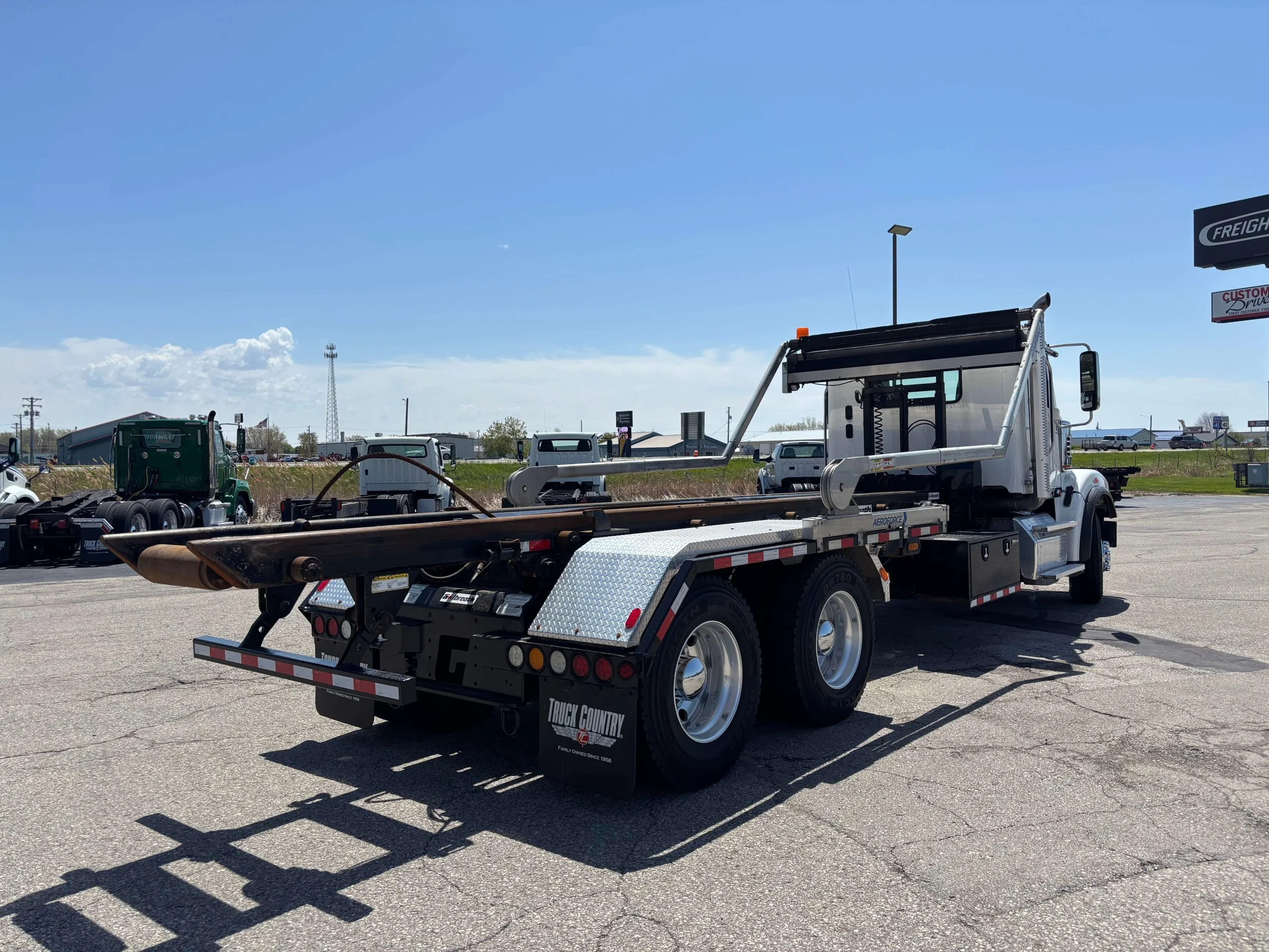 2023 Freightliner 122SD in Milwaukee, WI — photo 6