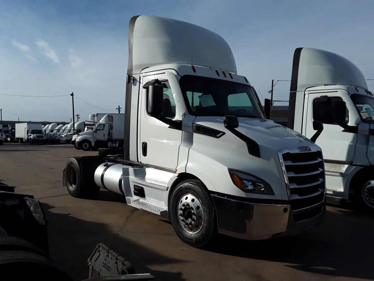 2021 Freightliner Cascadia in Doraville, GA — photo 3