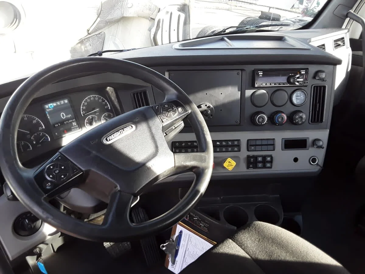2021 Freightliner Cascadia in Doraville, GA — photo 7