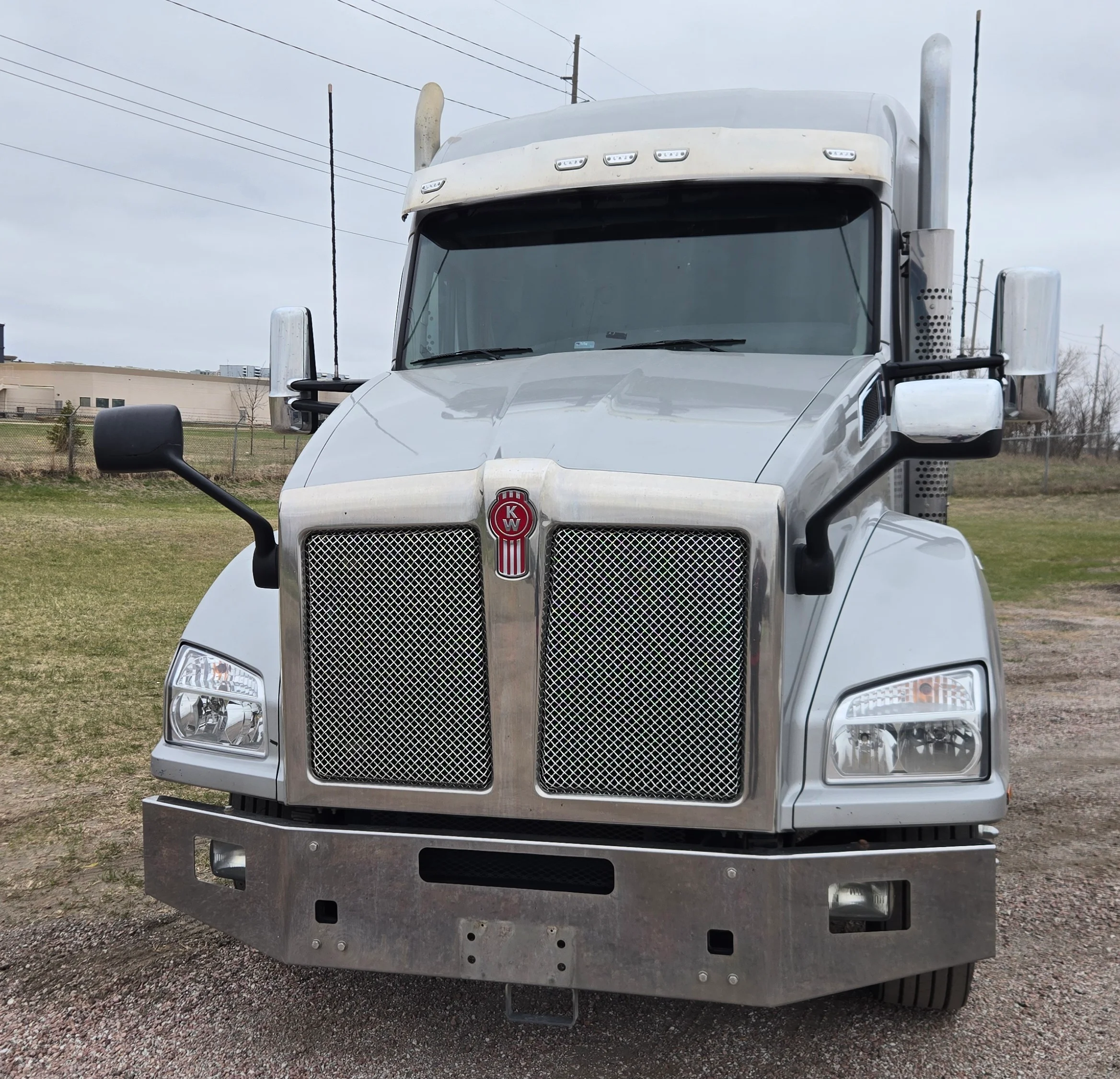 2023 Kenworth T880 - image 3