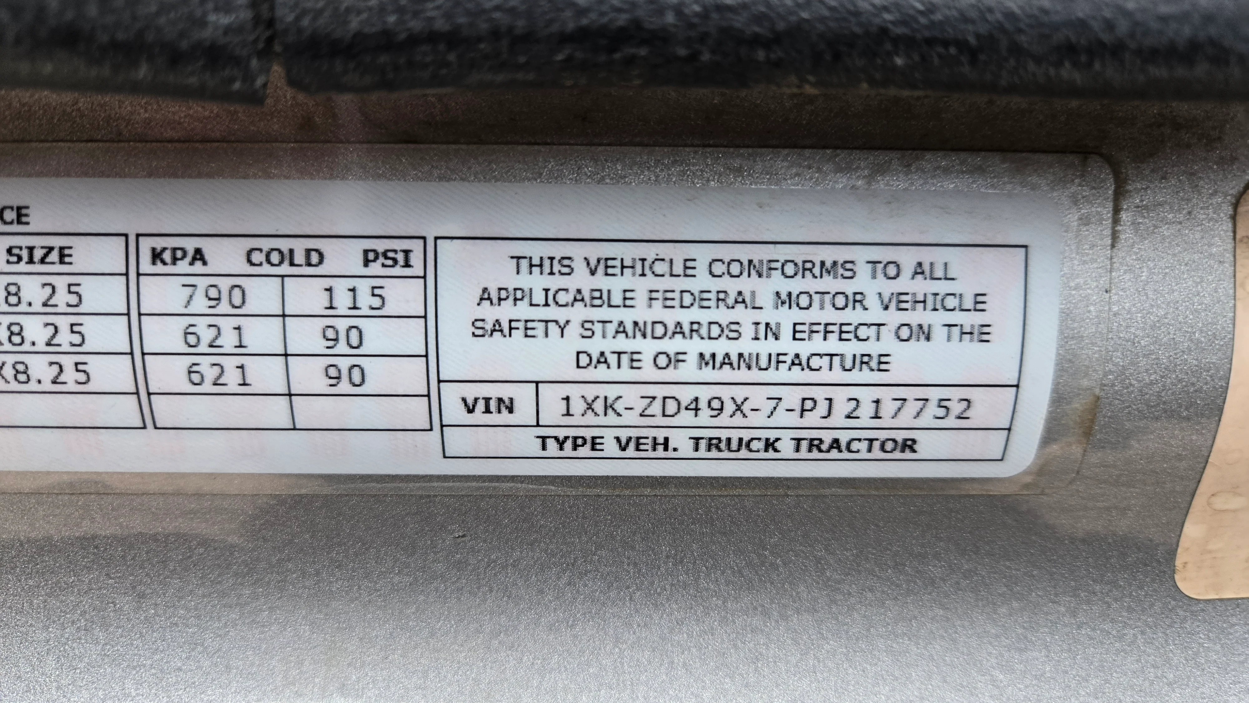 2023 Kenworth T880 - image 15