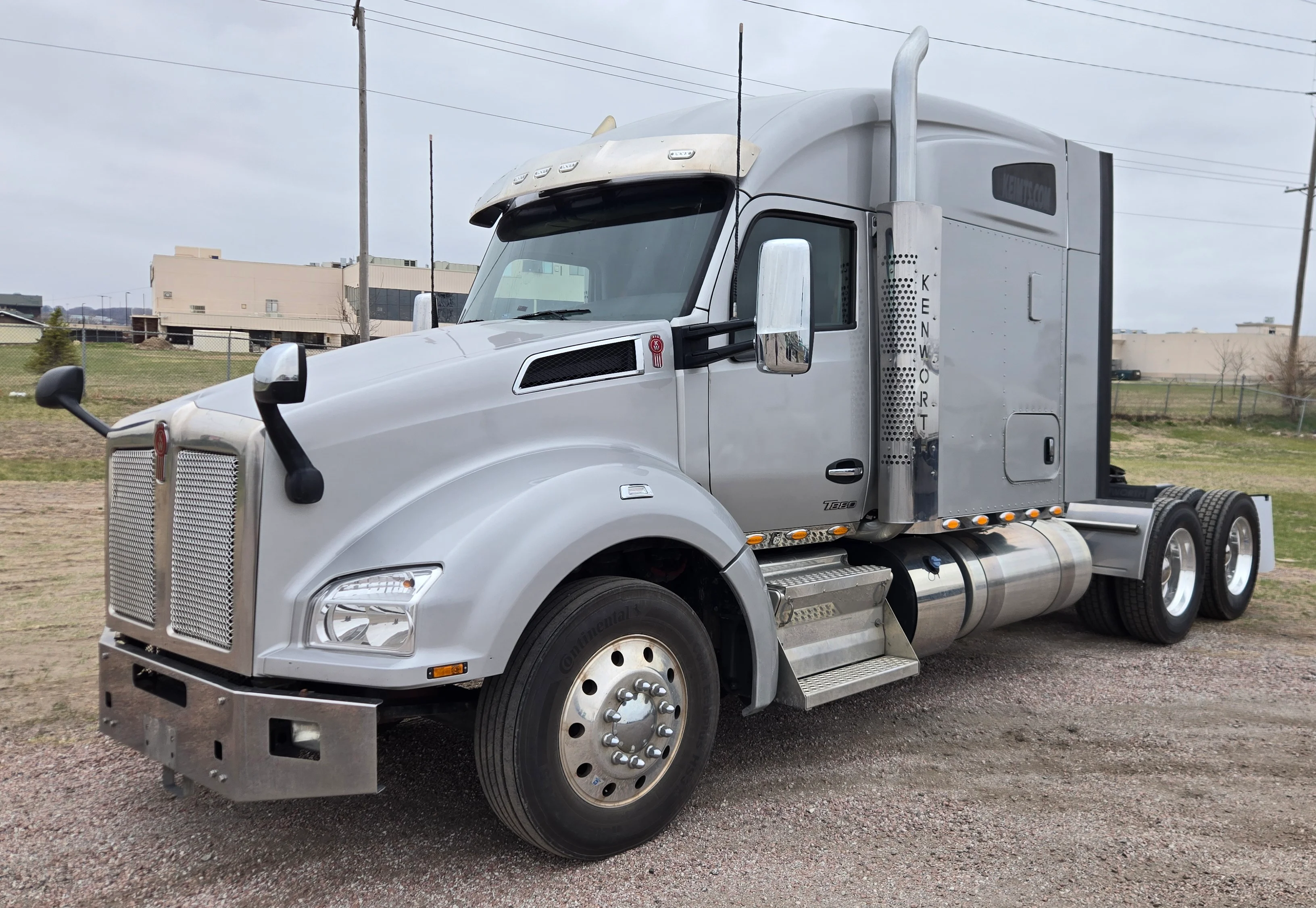 2023 Kenworth T880 in COUNCIL BLUFFS, IA
