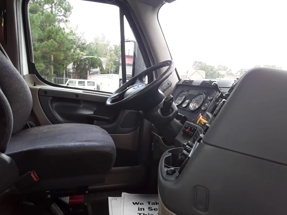 2019 Freightliner Cascadia in Charlotte, NC — photo 4