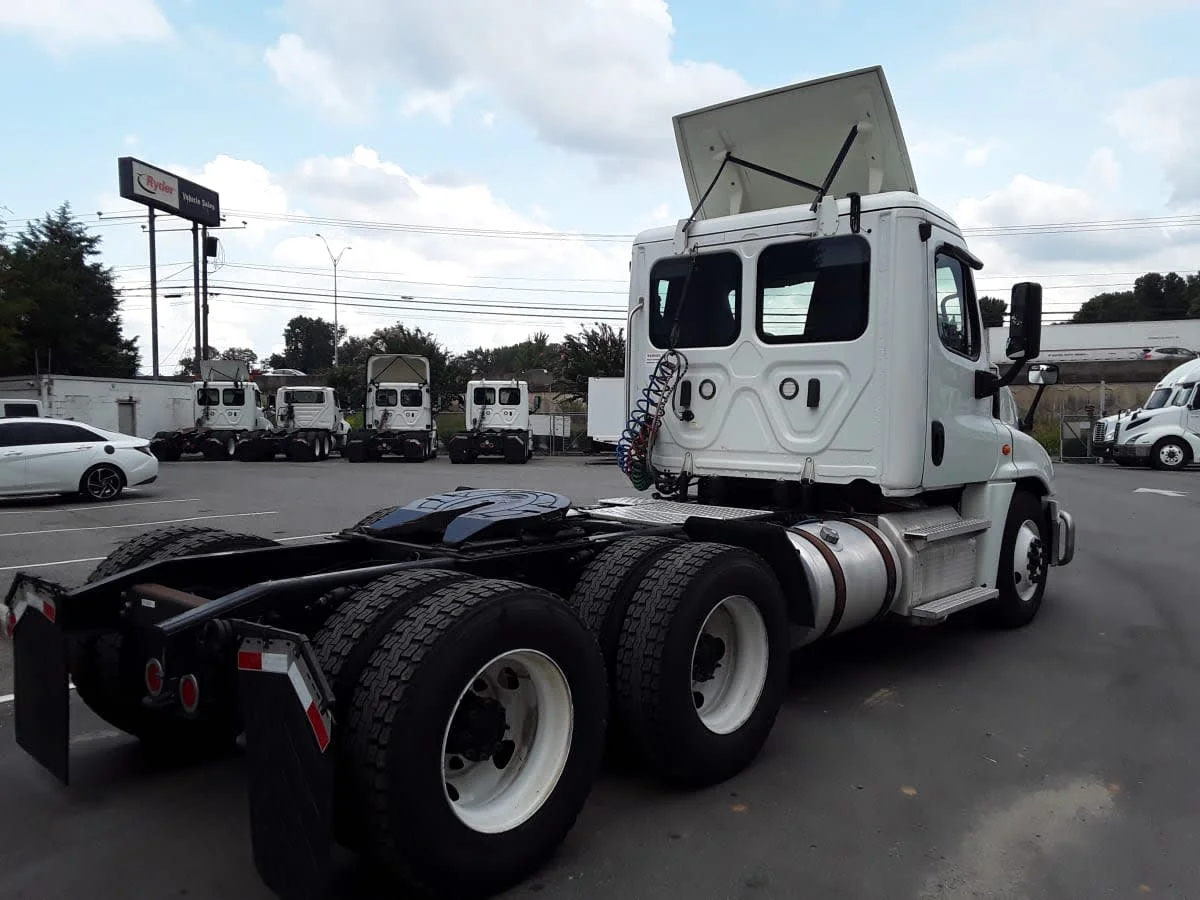 2019 Freightliner Cascadia in Charlotte, NC — photo 5