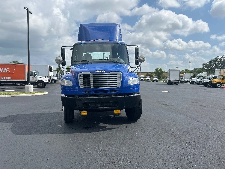 2020 Freightliner eM2 in Tampa, FL — photo 2