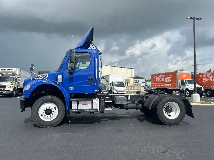 2020 Freightliner eM2 in Tampa, FL — photo 4