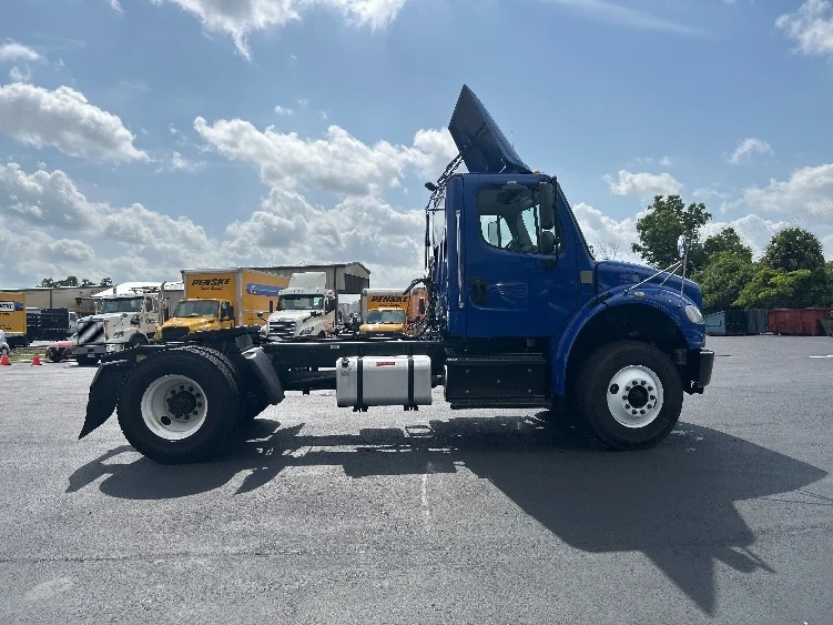 2020 Freightliner eM2 in Tampa, FL — photo 8