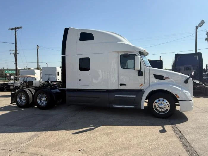 2022 Peterbilt 579 - image 22