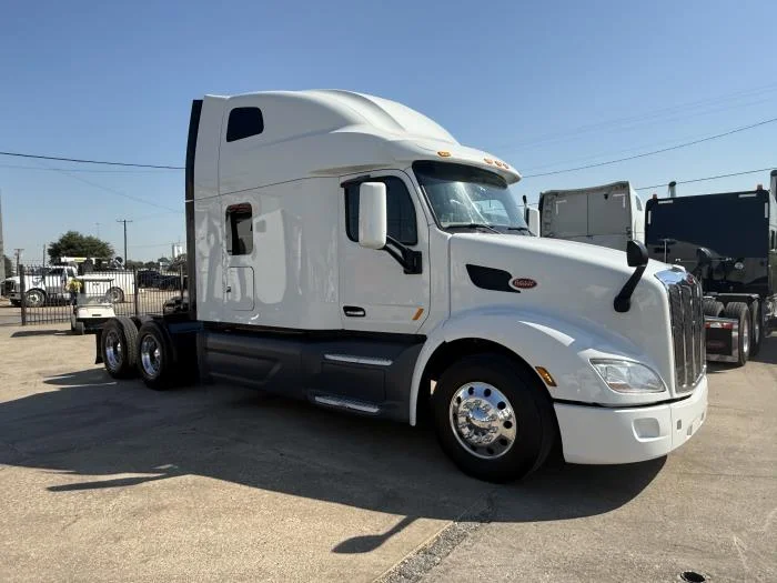2022 Peterbilt 579 - image 21