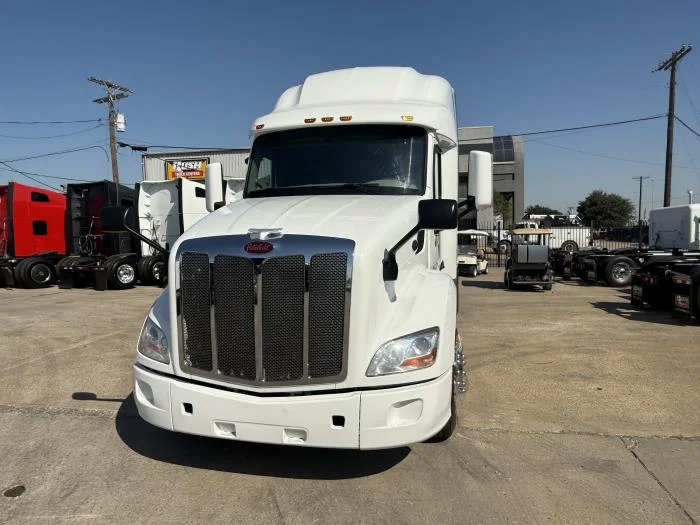 2022 Peterbilt 579 - image 16