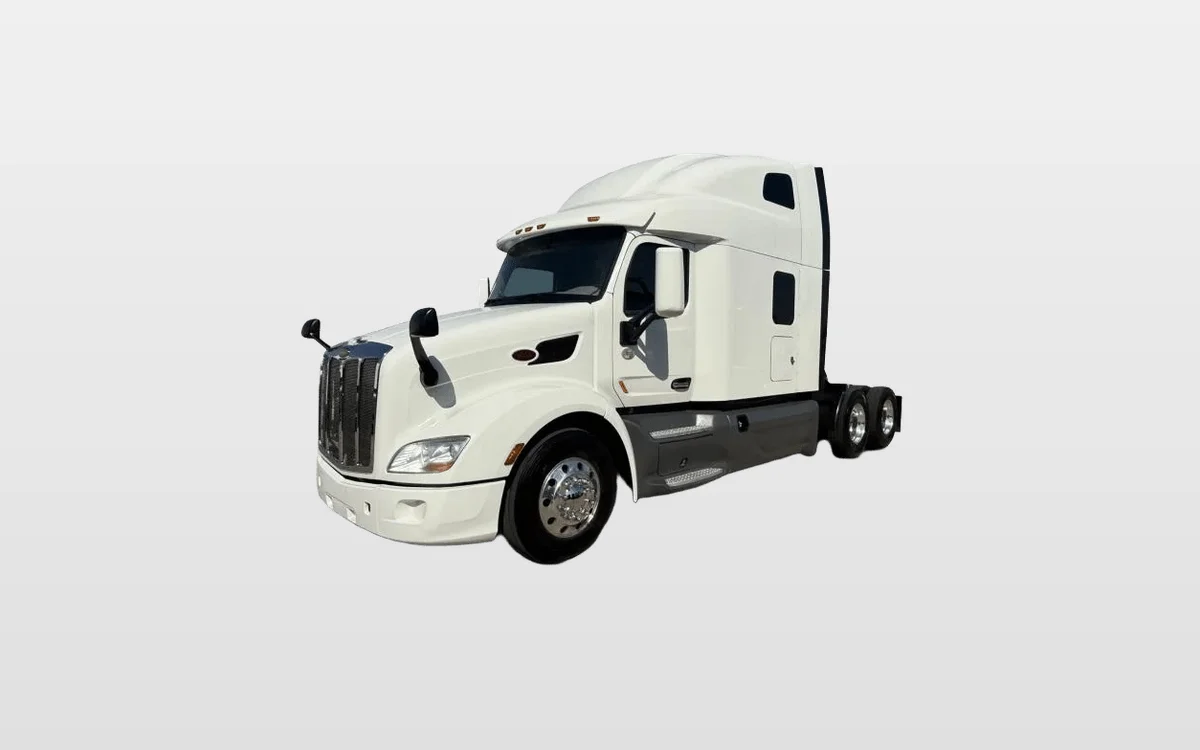 2022 Peterbilt 579 - image 1