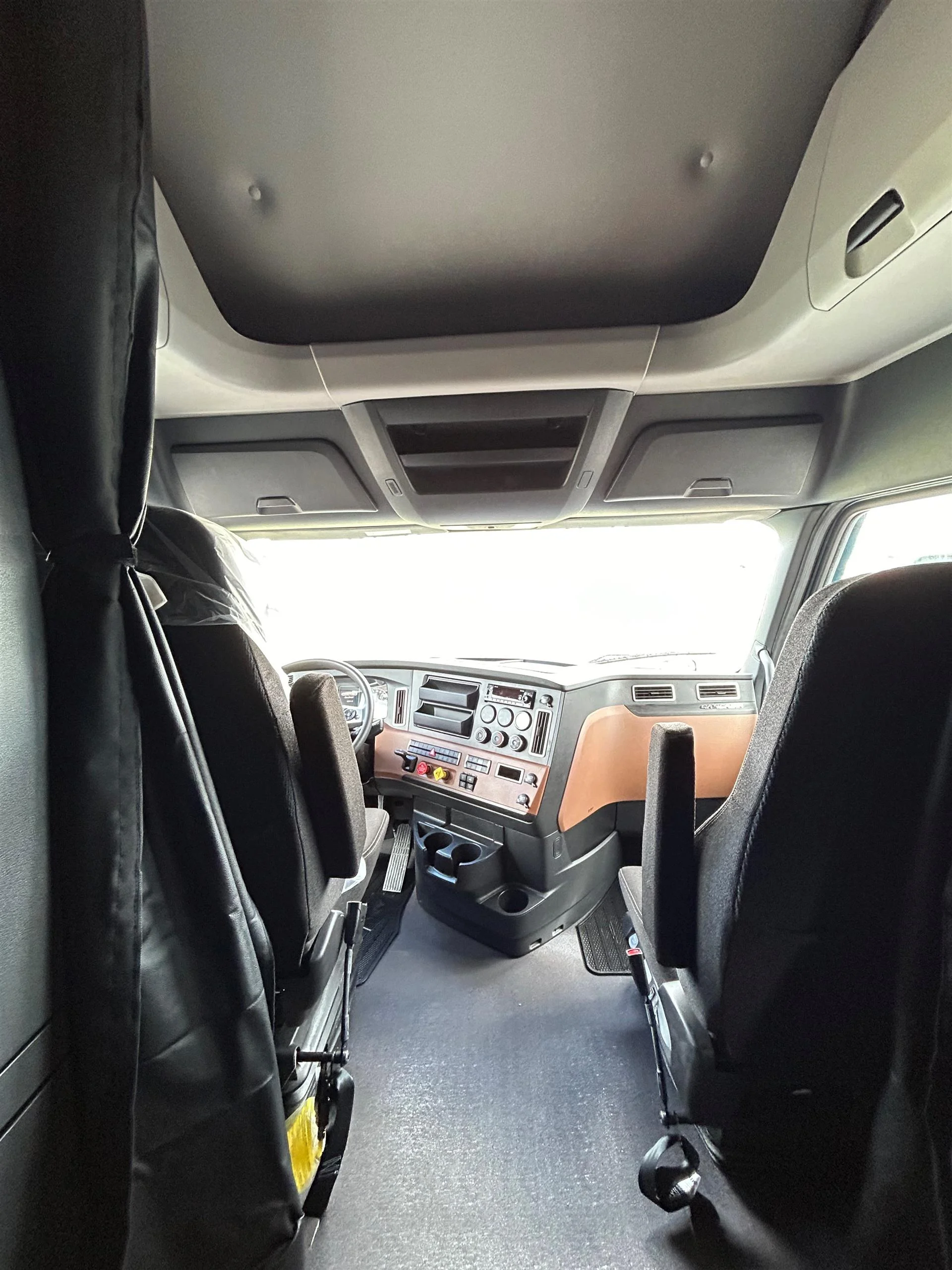2025 Freightliner Cascadia in Great Falls, MT — photo 6