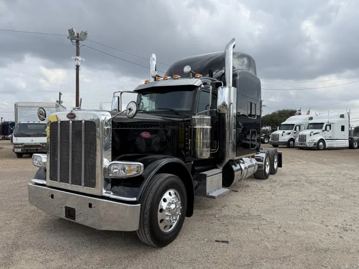 2022 Peterbilt 389 - image 21