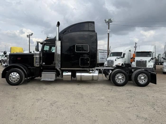 2022 Peterbilt 389 - image 44