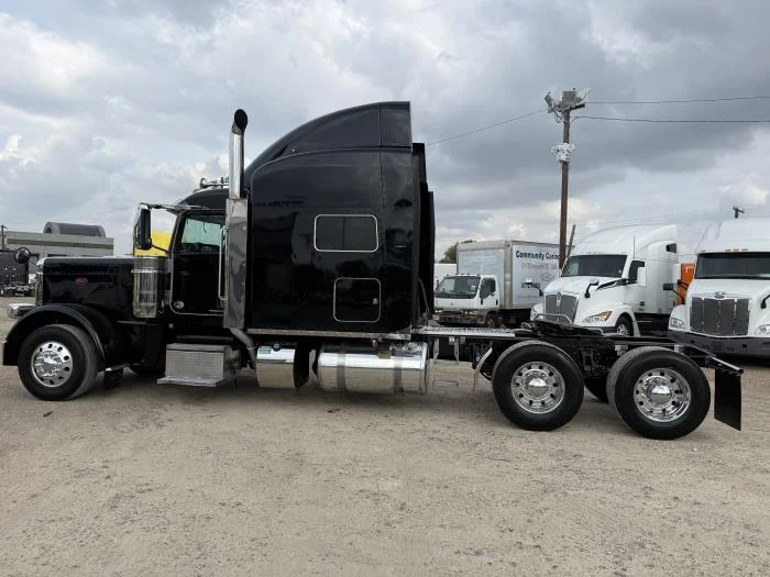 2022 Peterbilt 389 - image 43