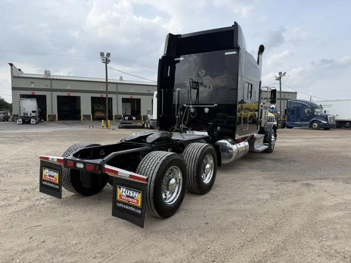 2022 Peterbilt 389 - image 34