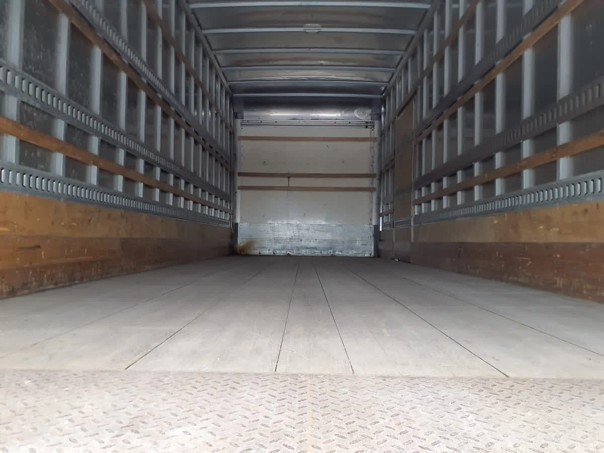 2019 International 4300 - image 8