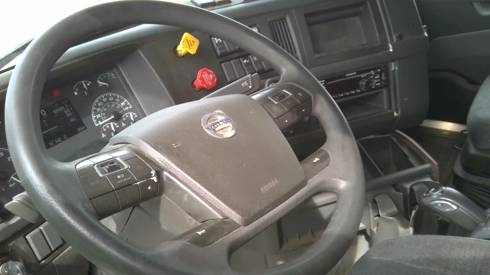 2019 Volvo VNL 760 - image 9