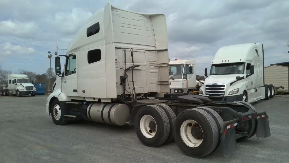 2019 Volvo VNL 760 - image 5