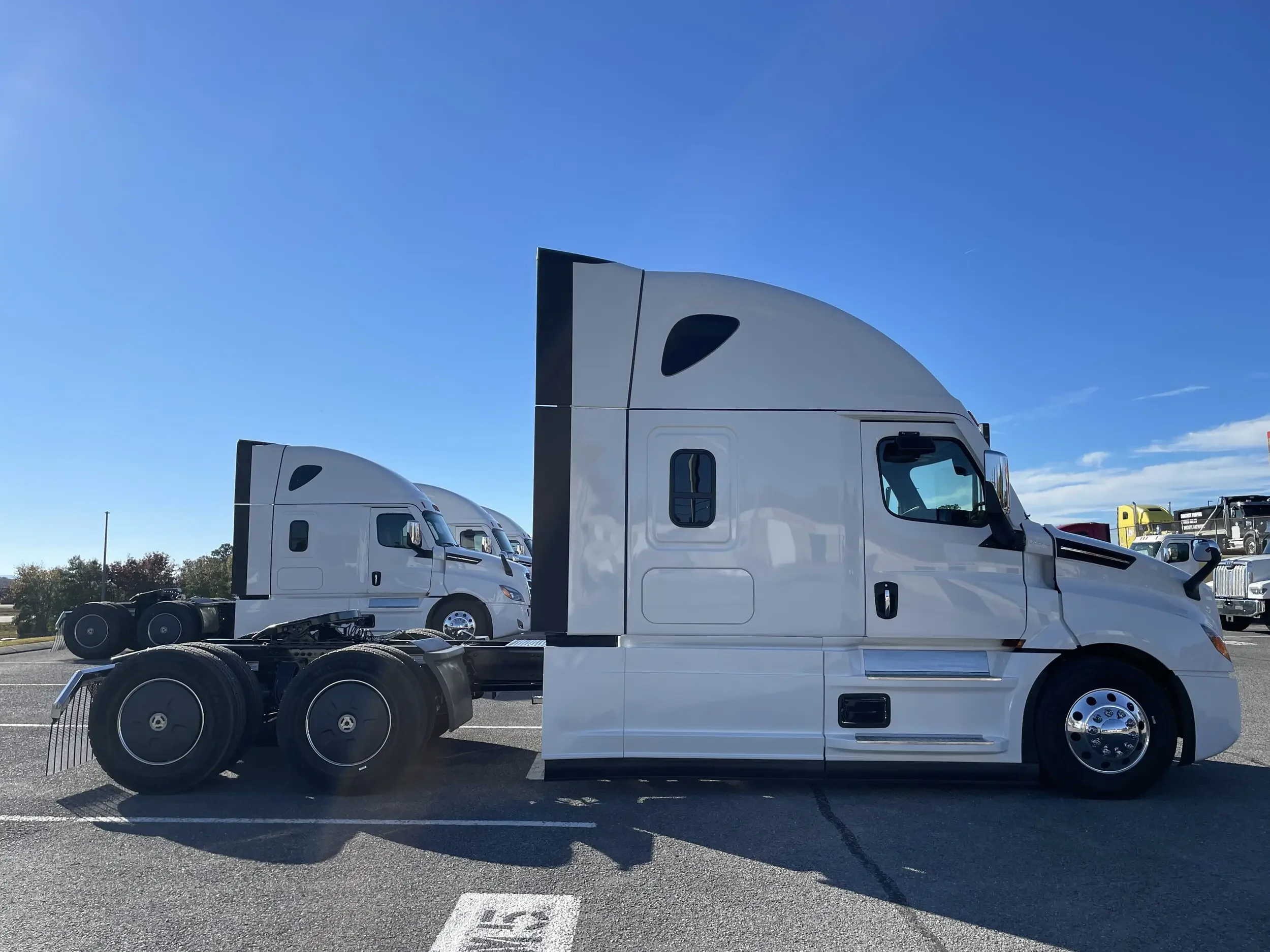 2026 Freightliner Cascadia in Chattanooga, TN — photo 5