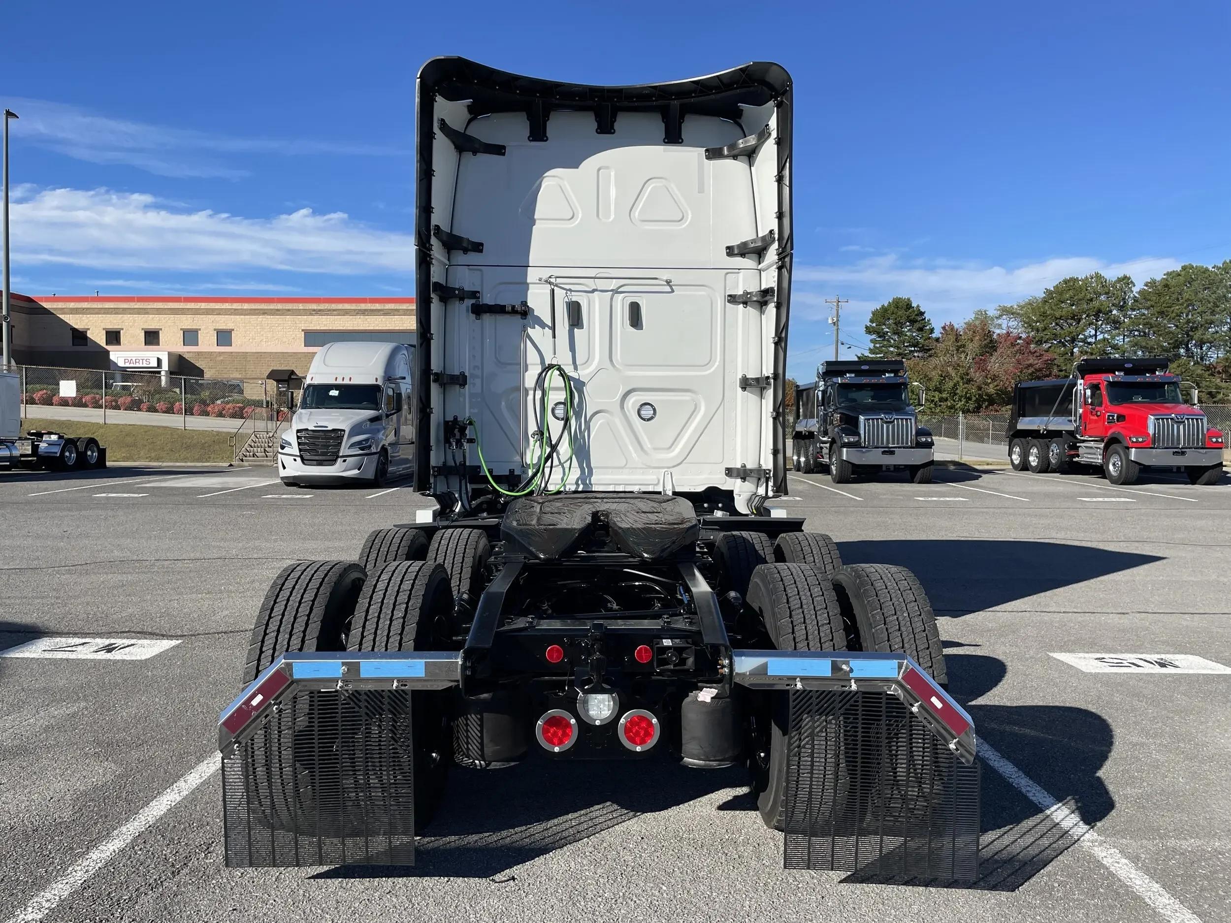 2026 Freightliner Cascadia in Chattanooga, TN — photo 8