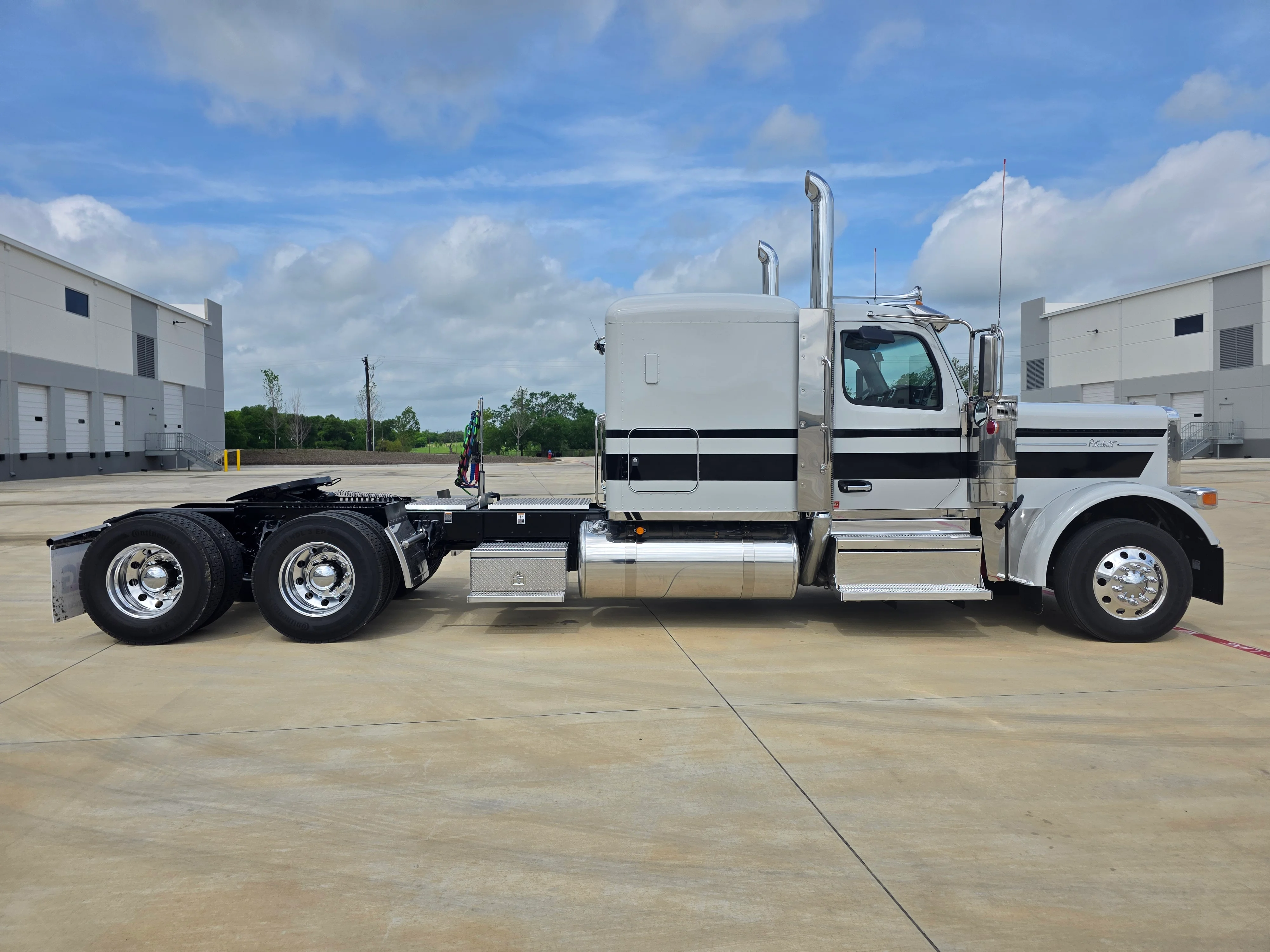 2027 Peterbilt 589 in Portland, OR — photo 6