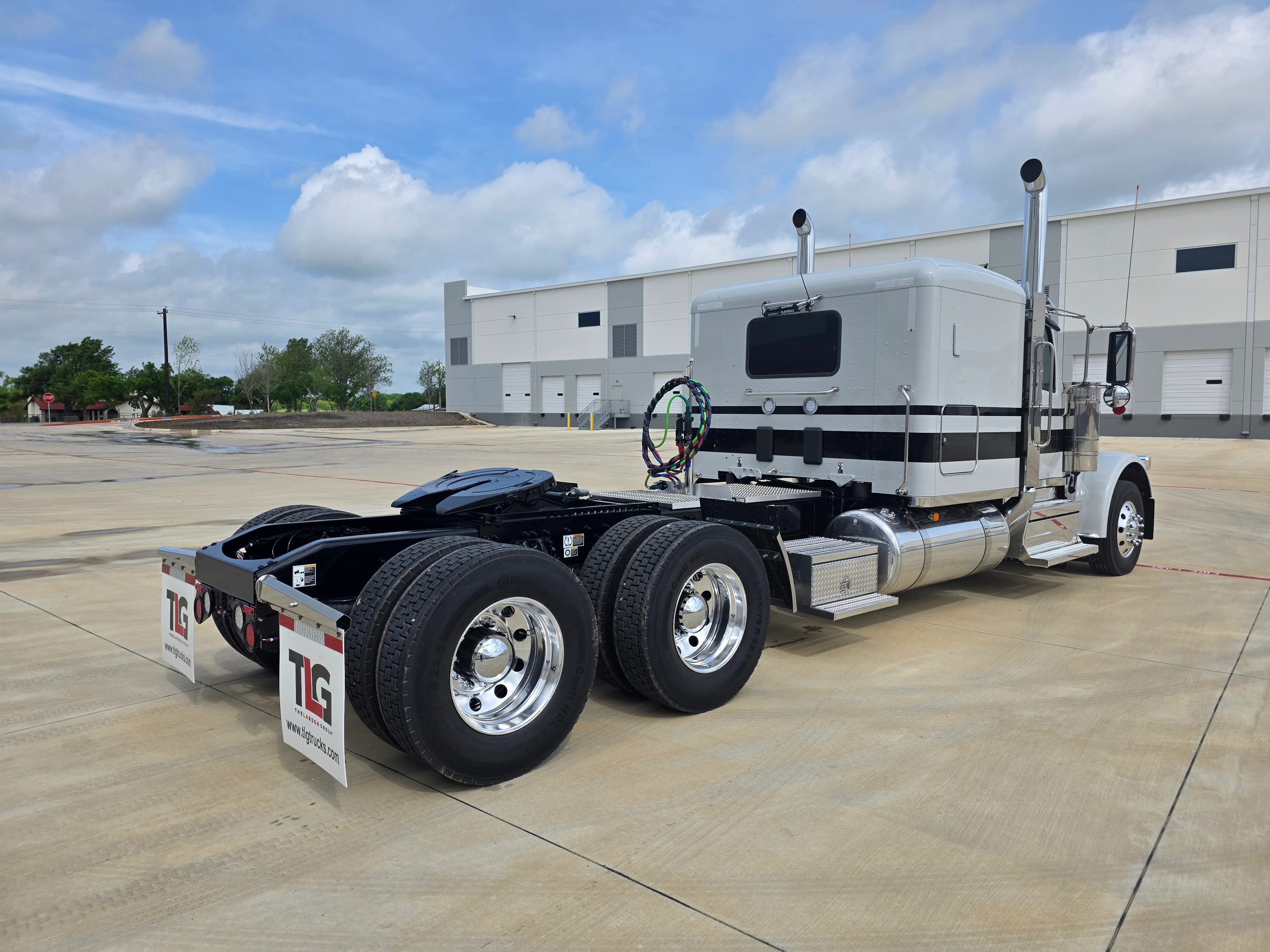 2027 Peterbilt 589 in Portland, OR — photo 5