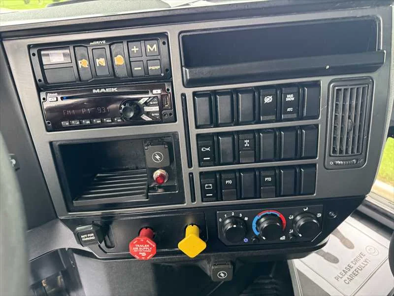 2020 Mack Granite in Little Rock, AR — photo 11