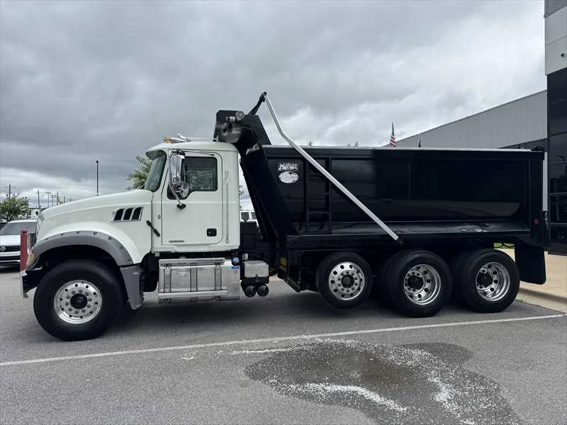 2020 Mack Granite in Little Rock, AR — photo 2