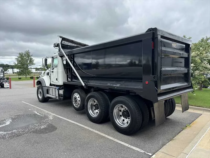 2020 Mack Granite in Little Rock, AR — photo 3
