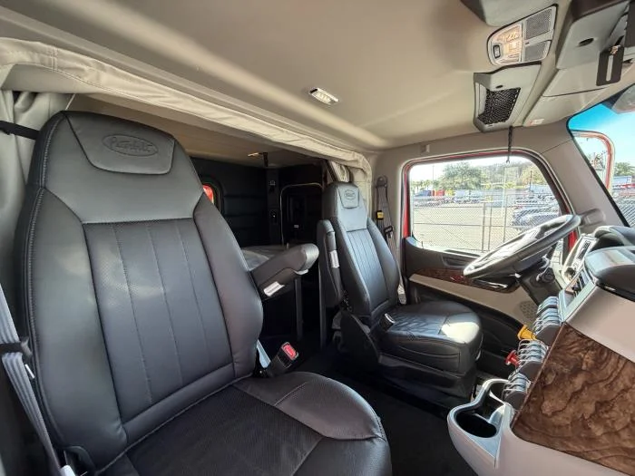 2025 Peterbilt 589 - image 26