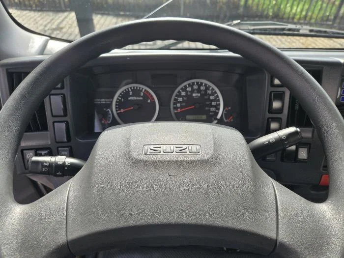 2018 Isuzu NPR - image 14