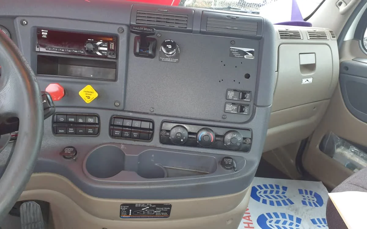 2020 Freightliner Cascadia in Birmingham, AL — photo 14