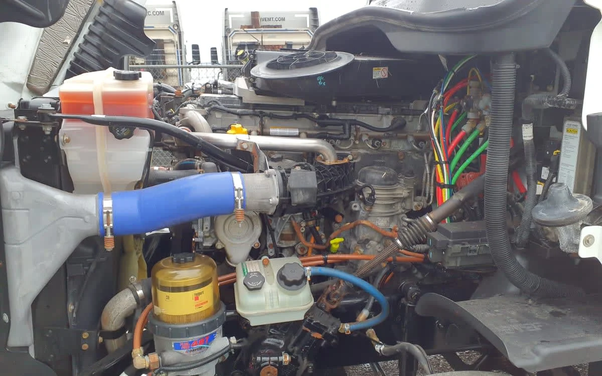 2020 Freightliner Cascadia in Birmingham, AL — photo 8