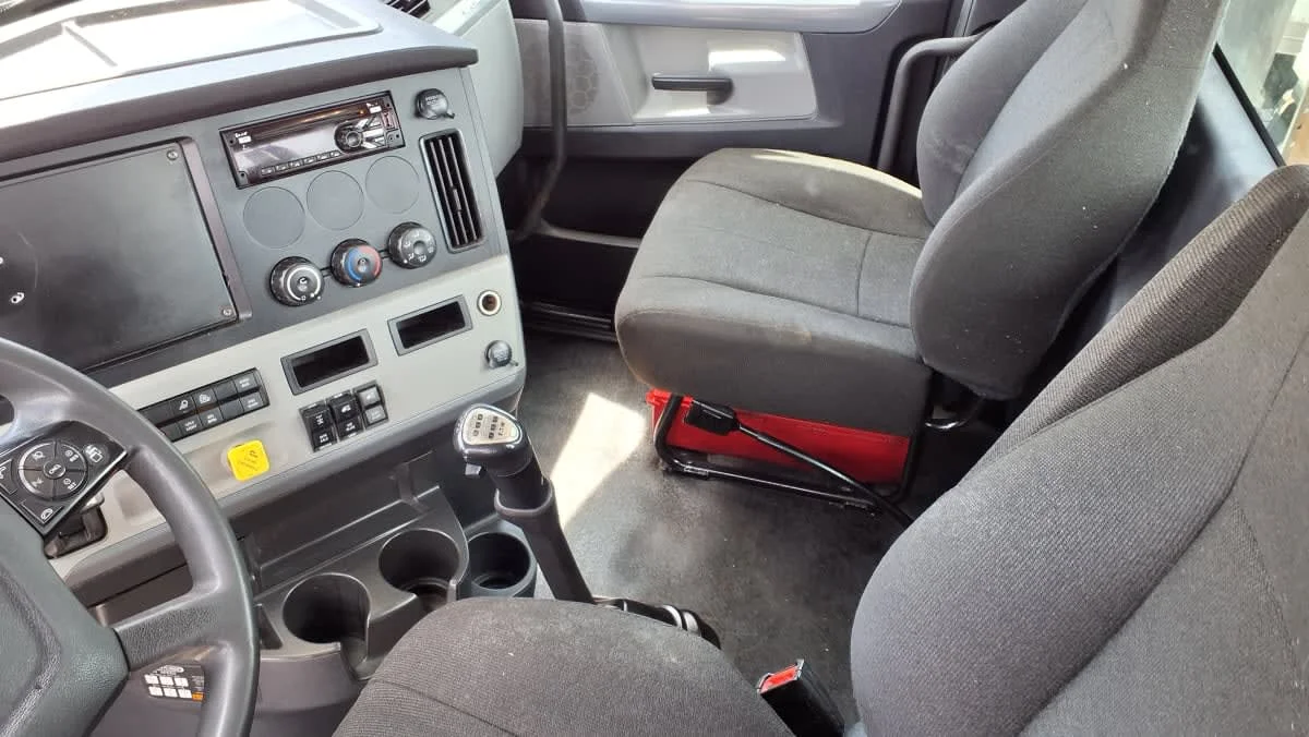 2021 Freightliner Cascadia in Salisbury, MA — photo 7