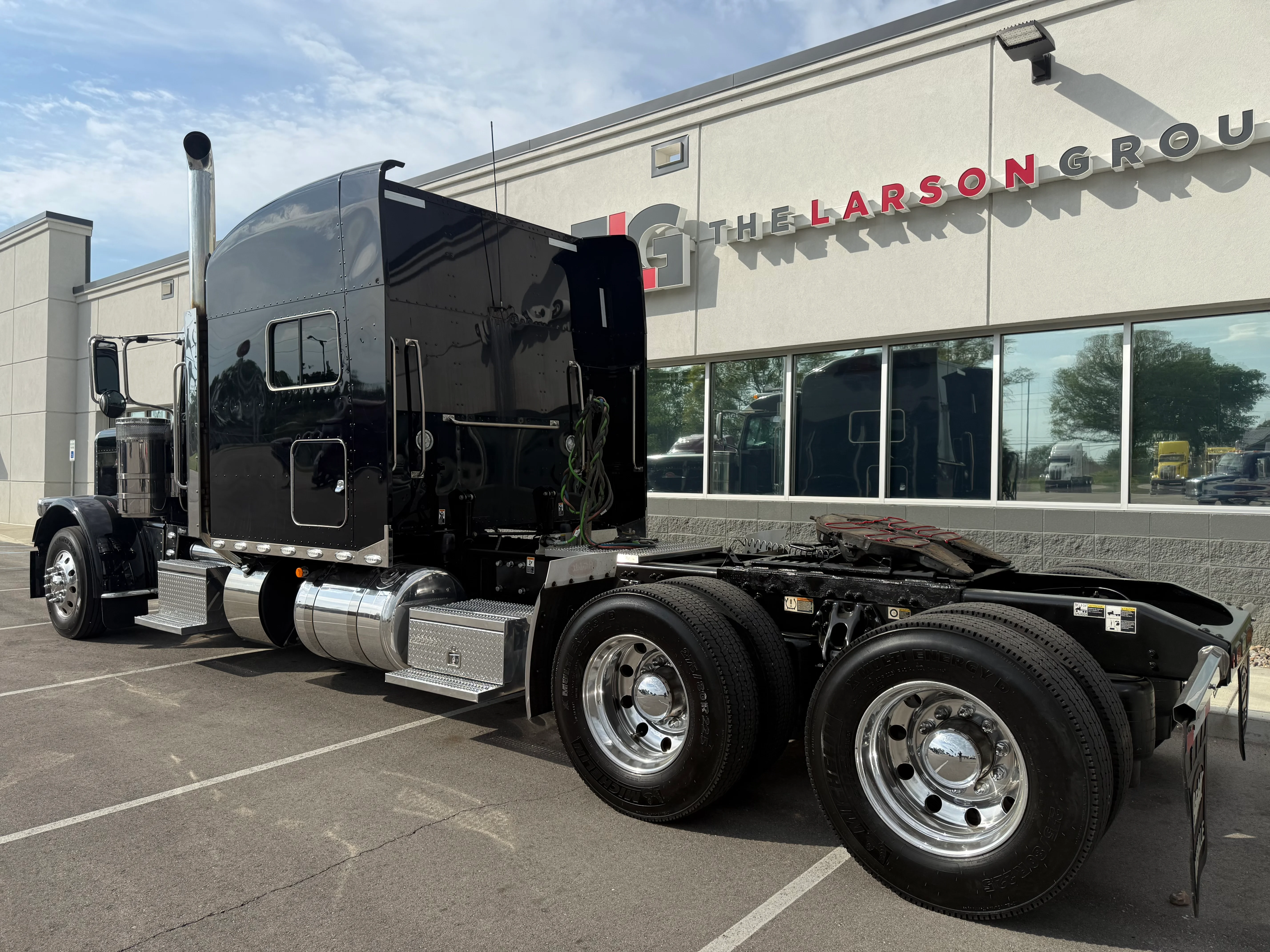 2023 Peterbilt 389 in Louisville, KY — photo 3