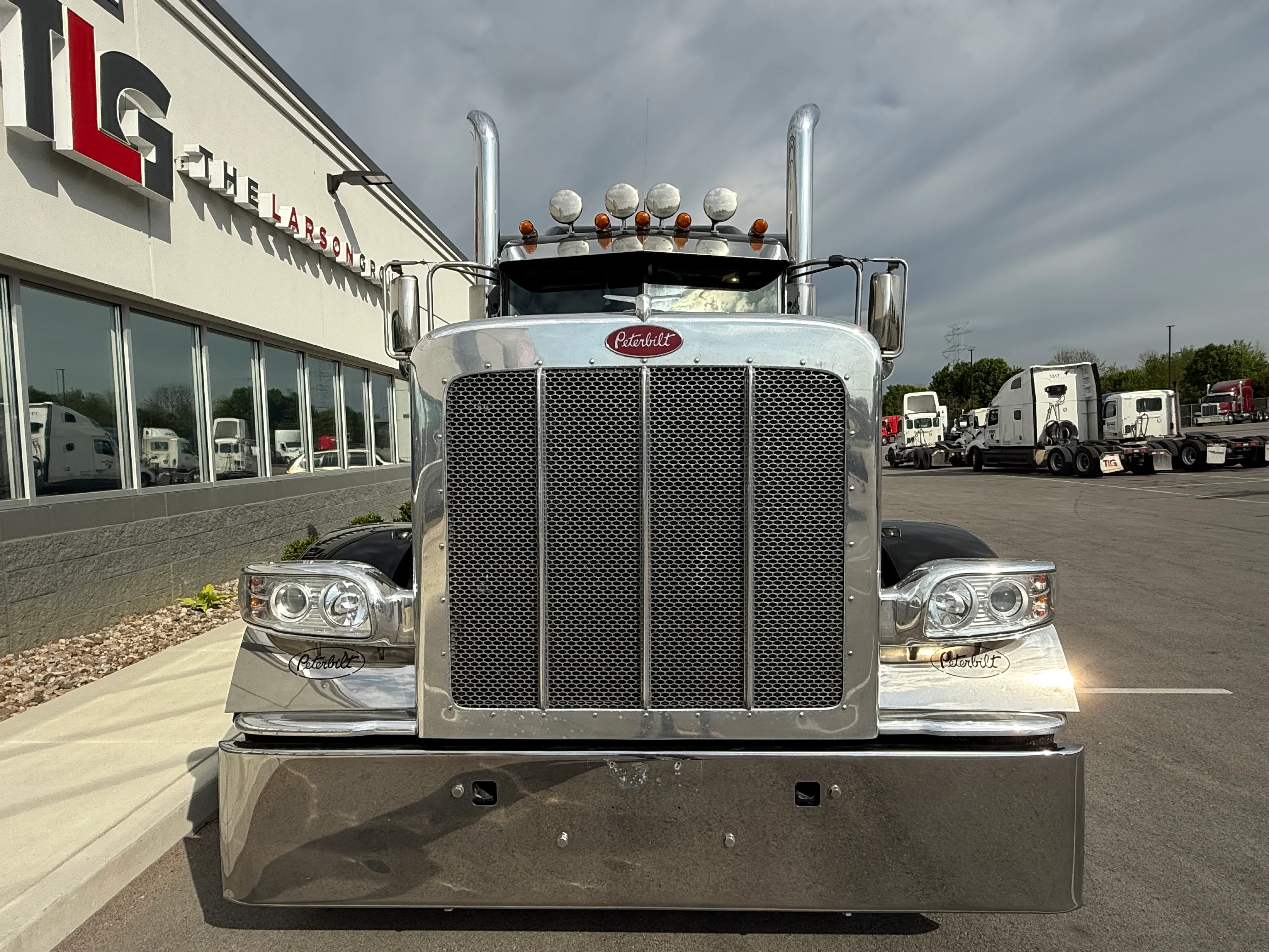 2023 Peterbilt 389 in Louisville, KY — photo 6