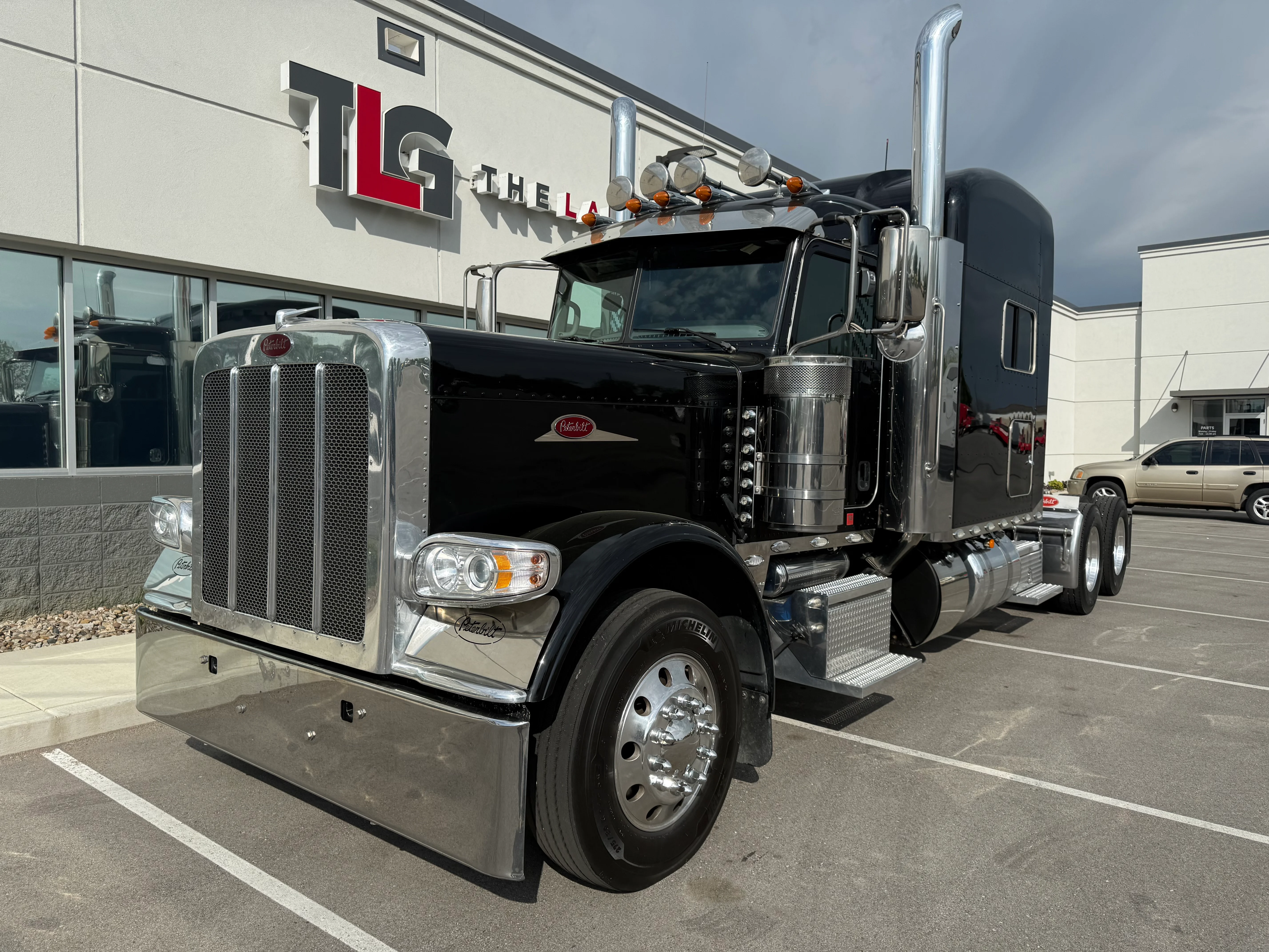 2023 Peterbilt 389 in Louisville, KY