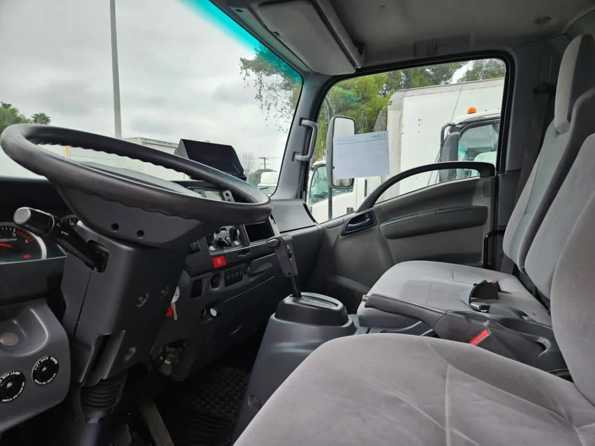 2016 Isuzu NQR - image 8