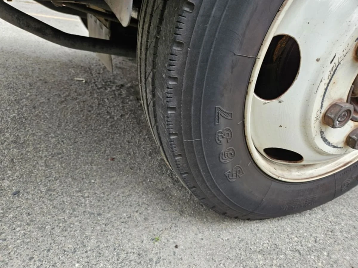 2016 Isuzu NQR - image 13