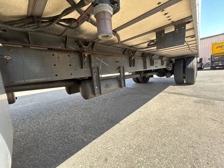 2019 Hino 268 - image 5