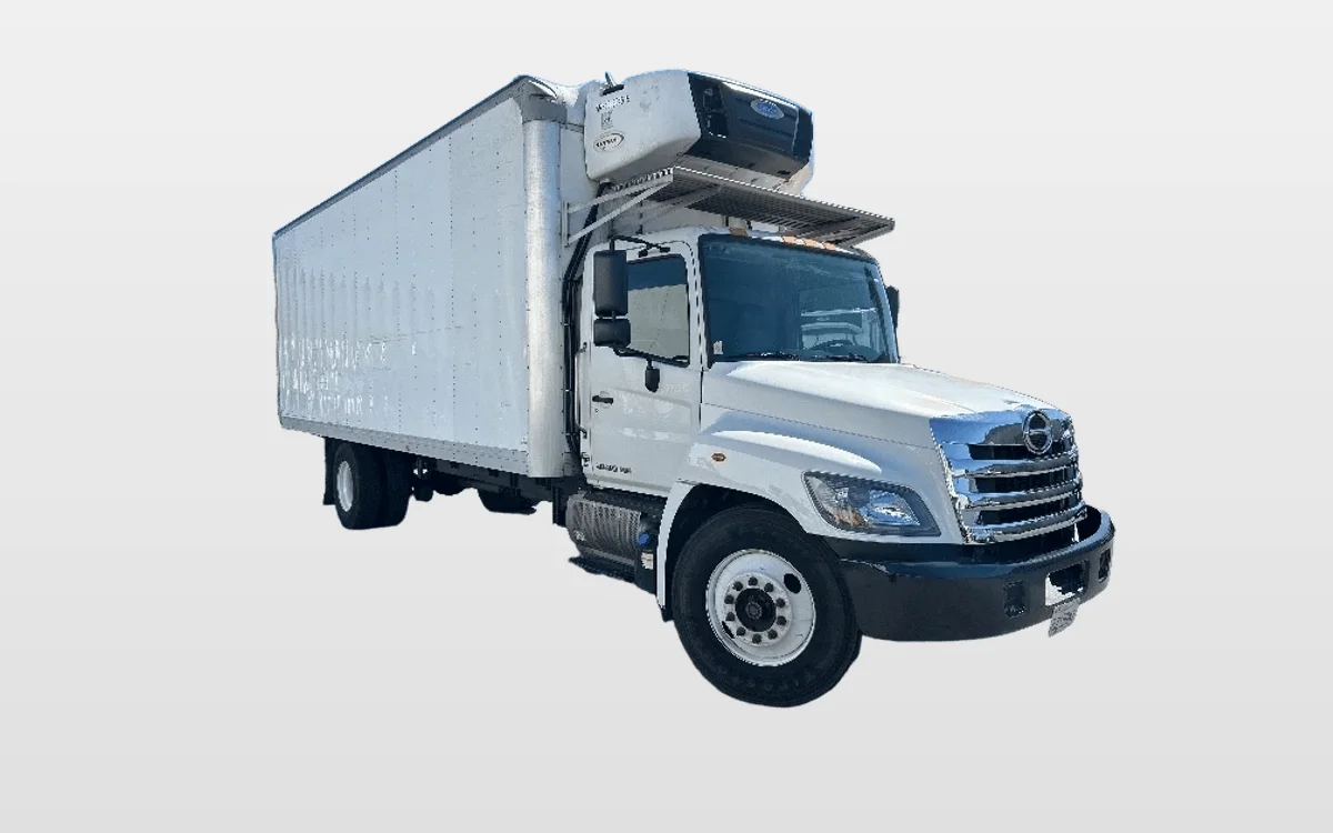 2019 Hino 268 - image 1