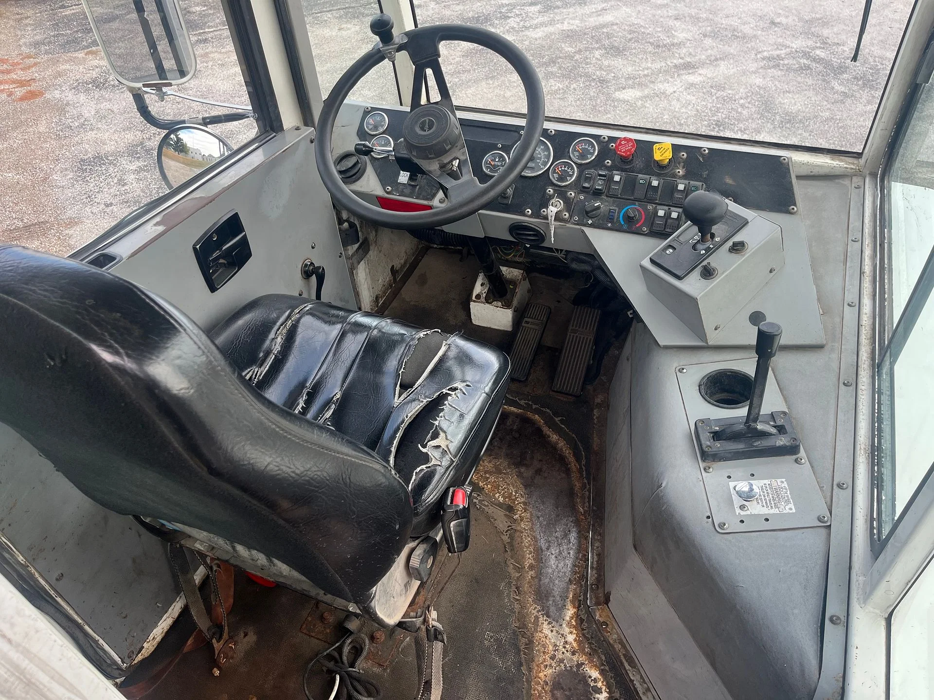 2018 Autocar in Davenport, IA — photo 5