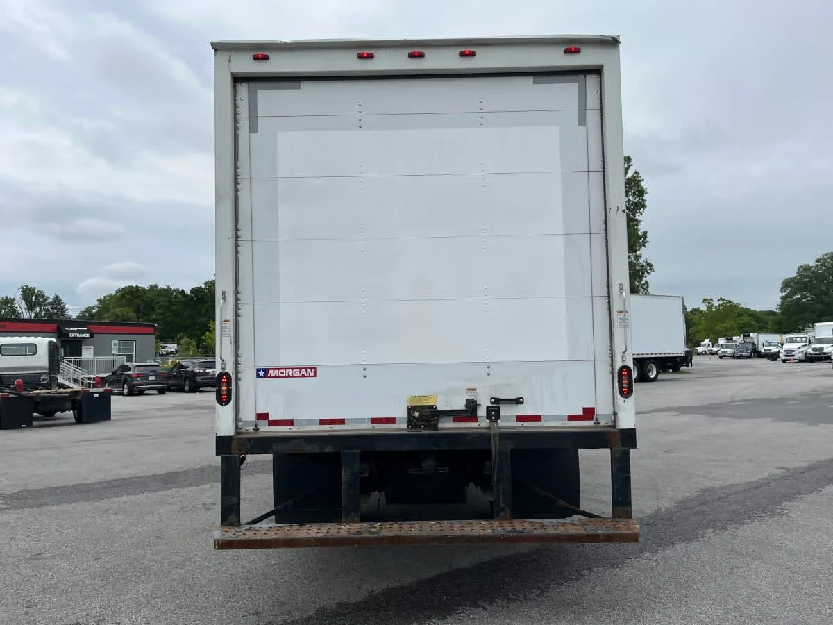 2017 Isuzu NPR - image 5