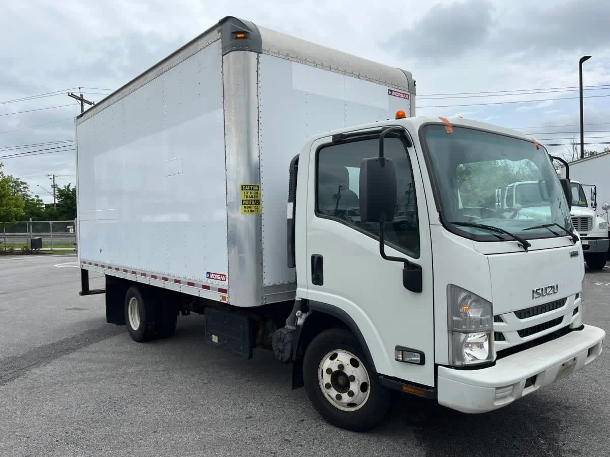 2017 Isuzu NPR - image 3