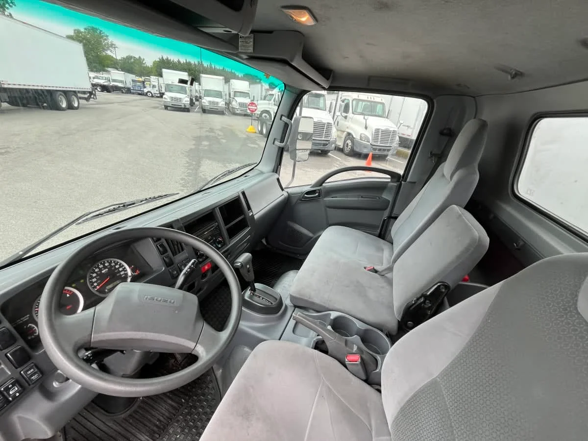 2017 Isuzu NPR - image 7