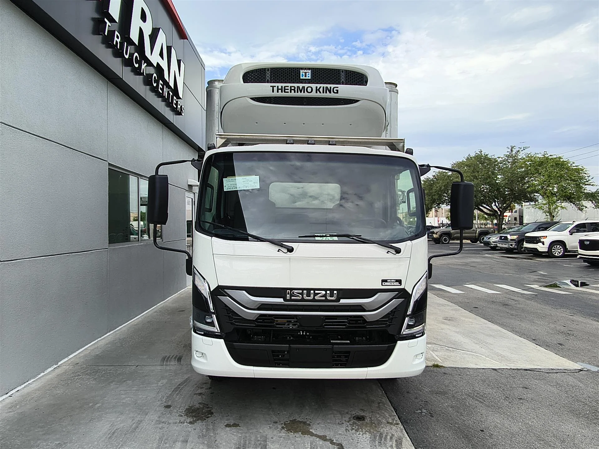 2026 Isuzu NRR in Miami, FL — photo 2