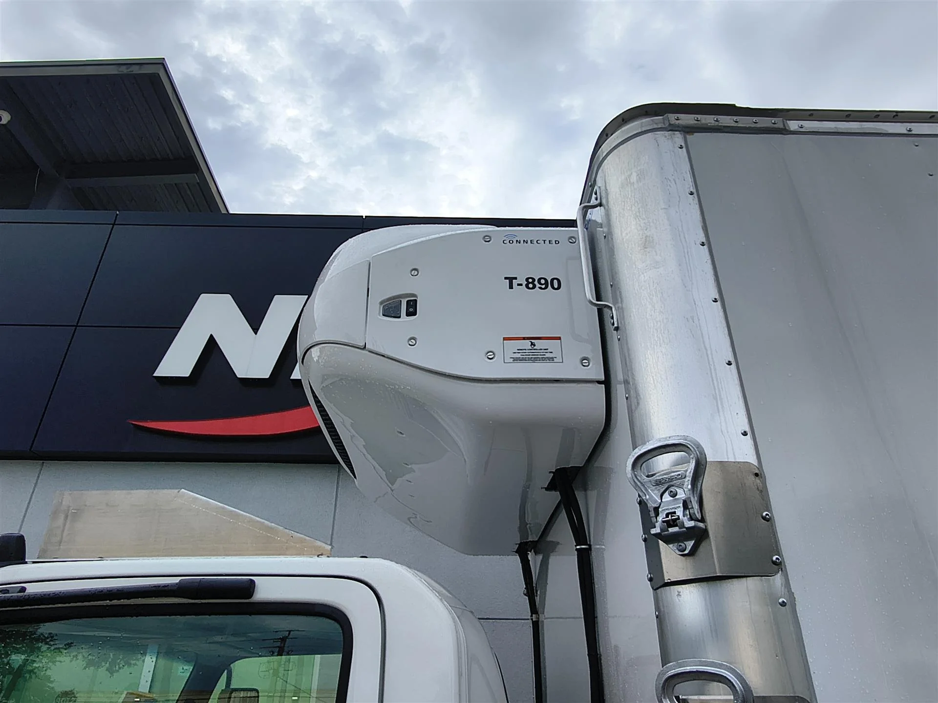 2026 Isuzu NRR in Miami, FL — photo 9